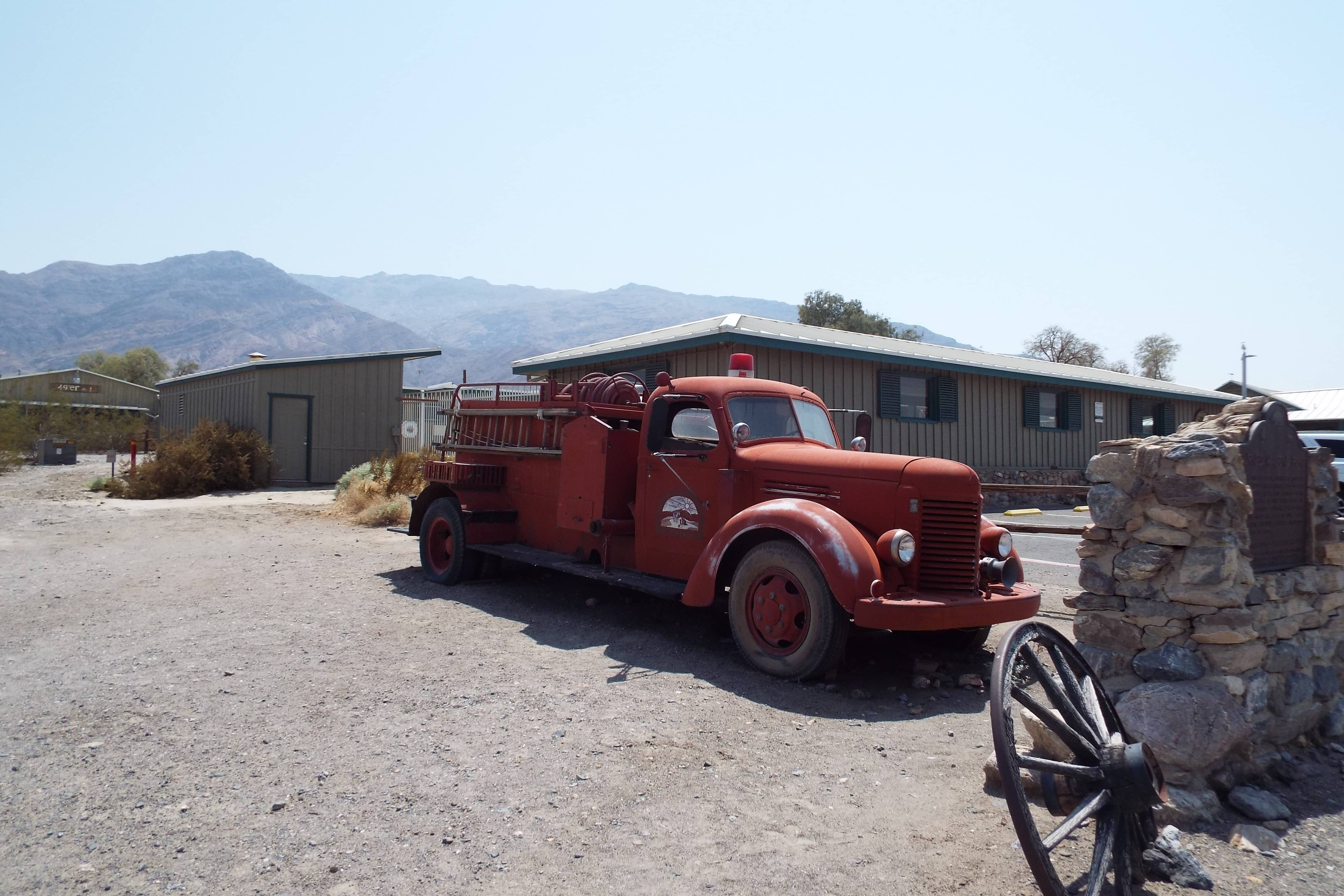 People at Coffee Shop sitting Outside Morbi vitae purus dictum, ultrices tellus in, gravida lectus.
