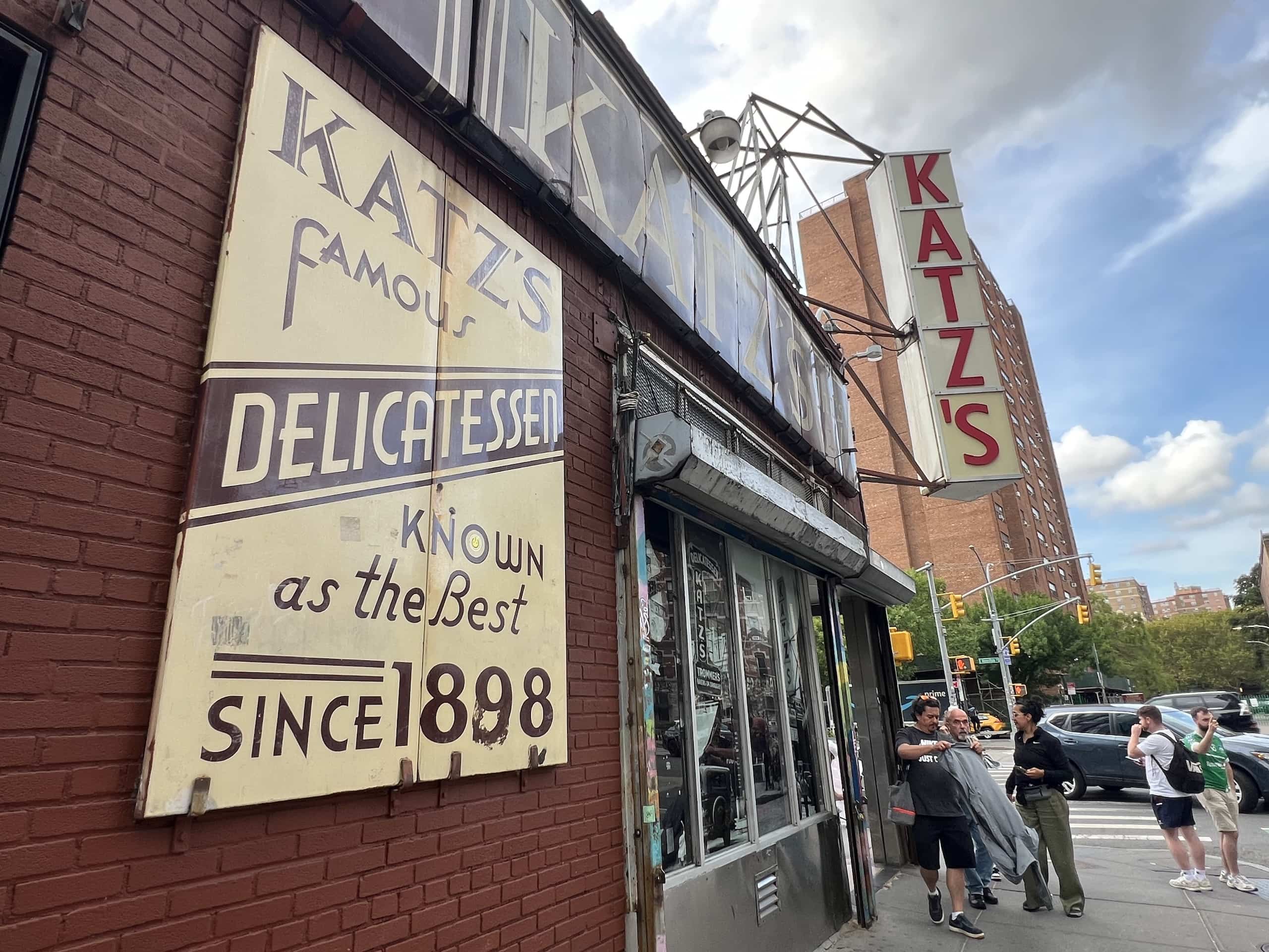 East_Coast_Roadtrip_New_York_00005 Katz Deli diner on East Houston in New York the picture shows the large square sign and the famous hanging Katz deli sign