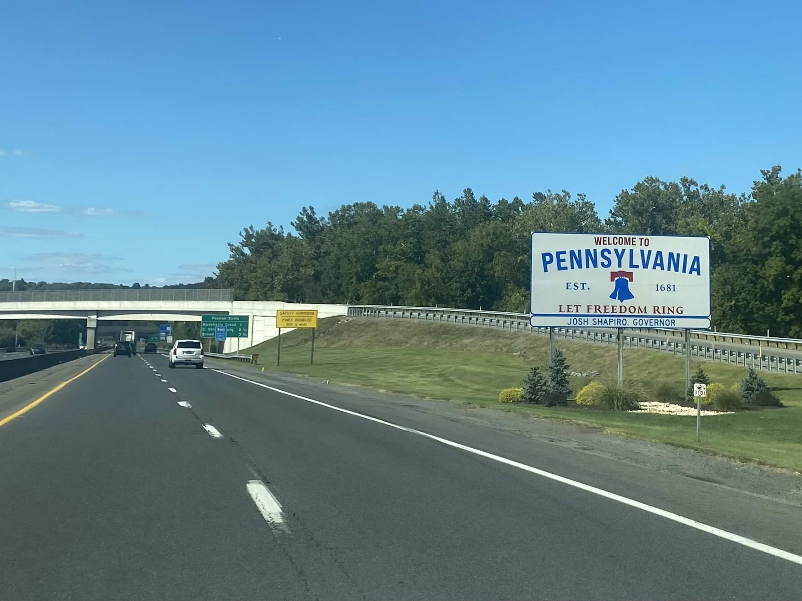 East_Coast_Roadtrip_New_York_Ithaca_00005 Pennsylvania State Line road sign