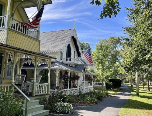 Day 13 – A Day on Martha’s Vineyard: Jaws, Gingerbread Houses and a Green Mini