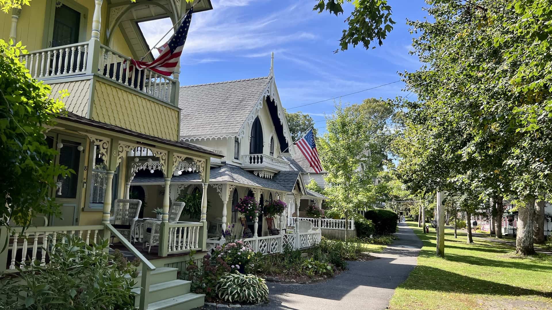 Day 13 – A Day on Martha’s Vineyard: Jaws, Gingerbread Houses and a Green Mini