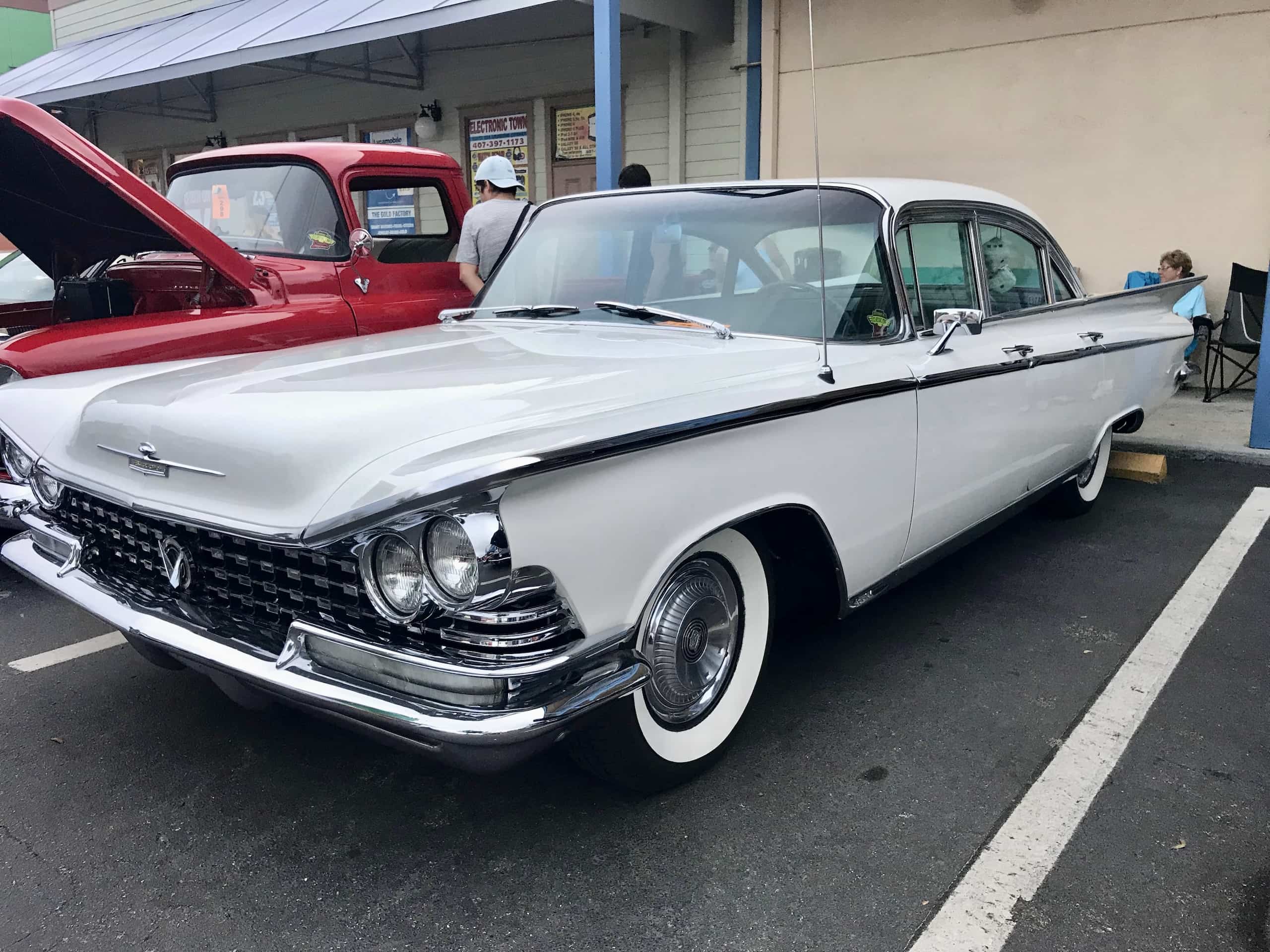 Floride_and_Beyond_Disney_Old_Town_Kissimmee_Car_Cruise_00033