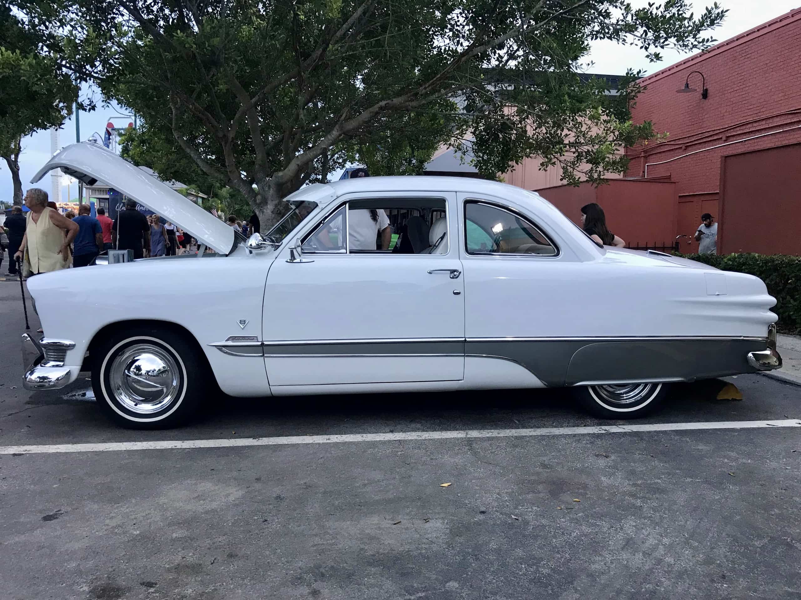 Floride_and_Beyond_Disney_Old_Town_Kissimmee_Car_Cruise_00035