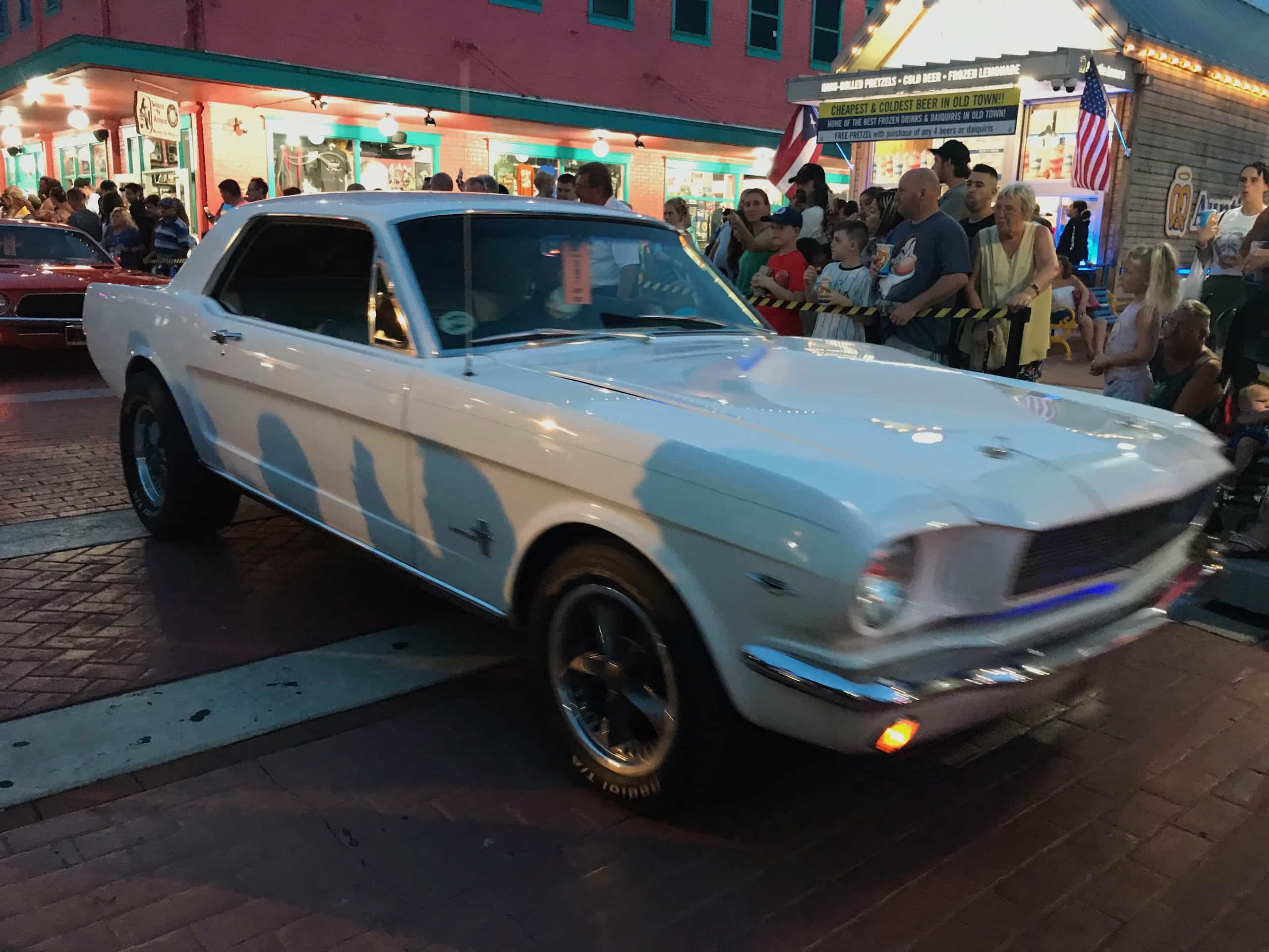 Floride_and_Beyond_Disney_Old_Town_Kissimmee_Car_Cruise_00038