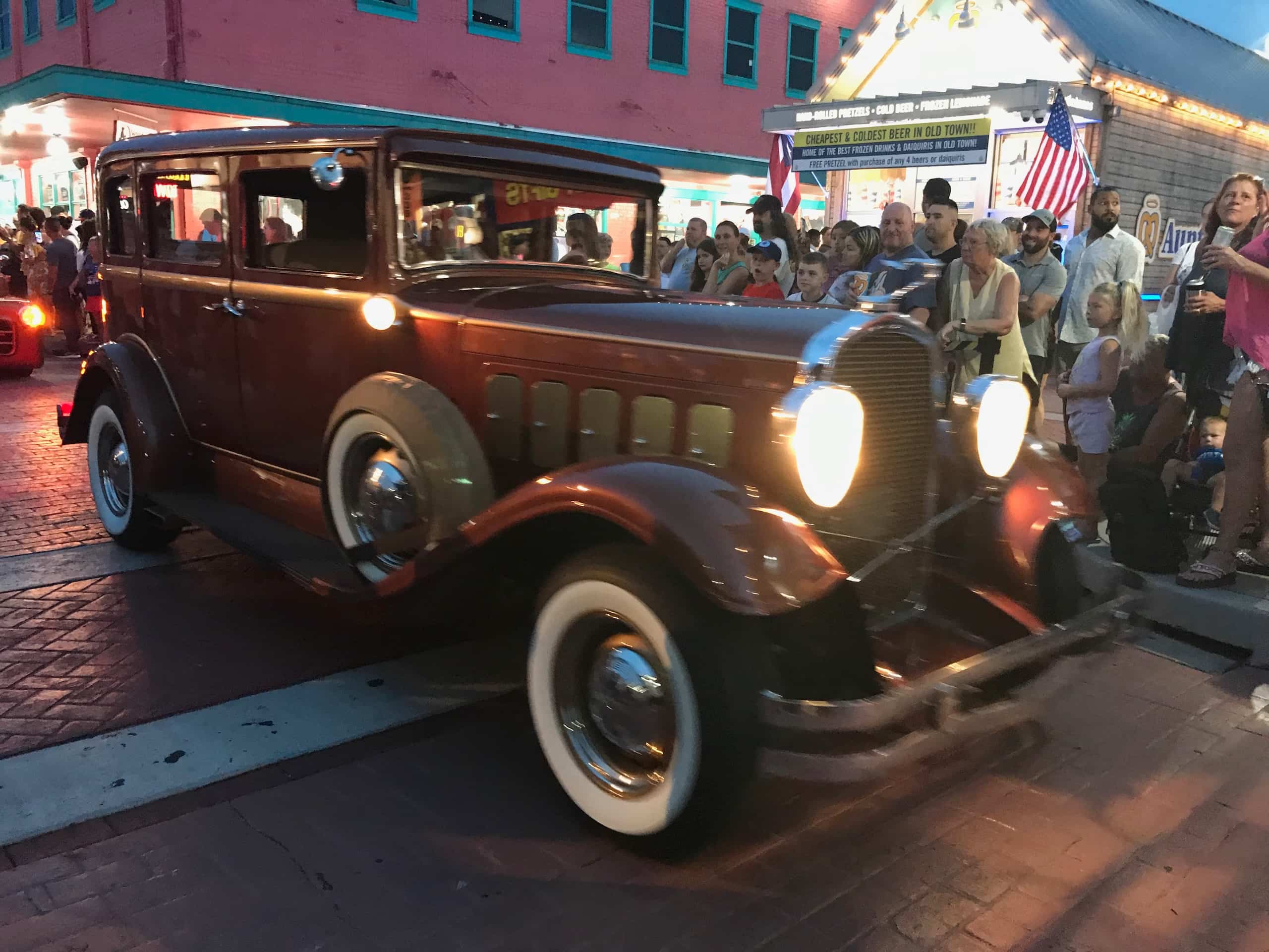 Floride_and_Beyond_Disney_Old_Town_Kissimmee_Car_Cruise_00040