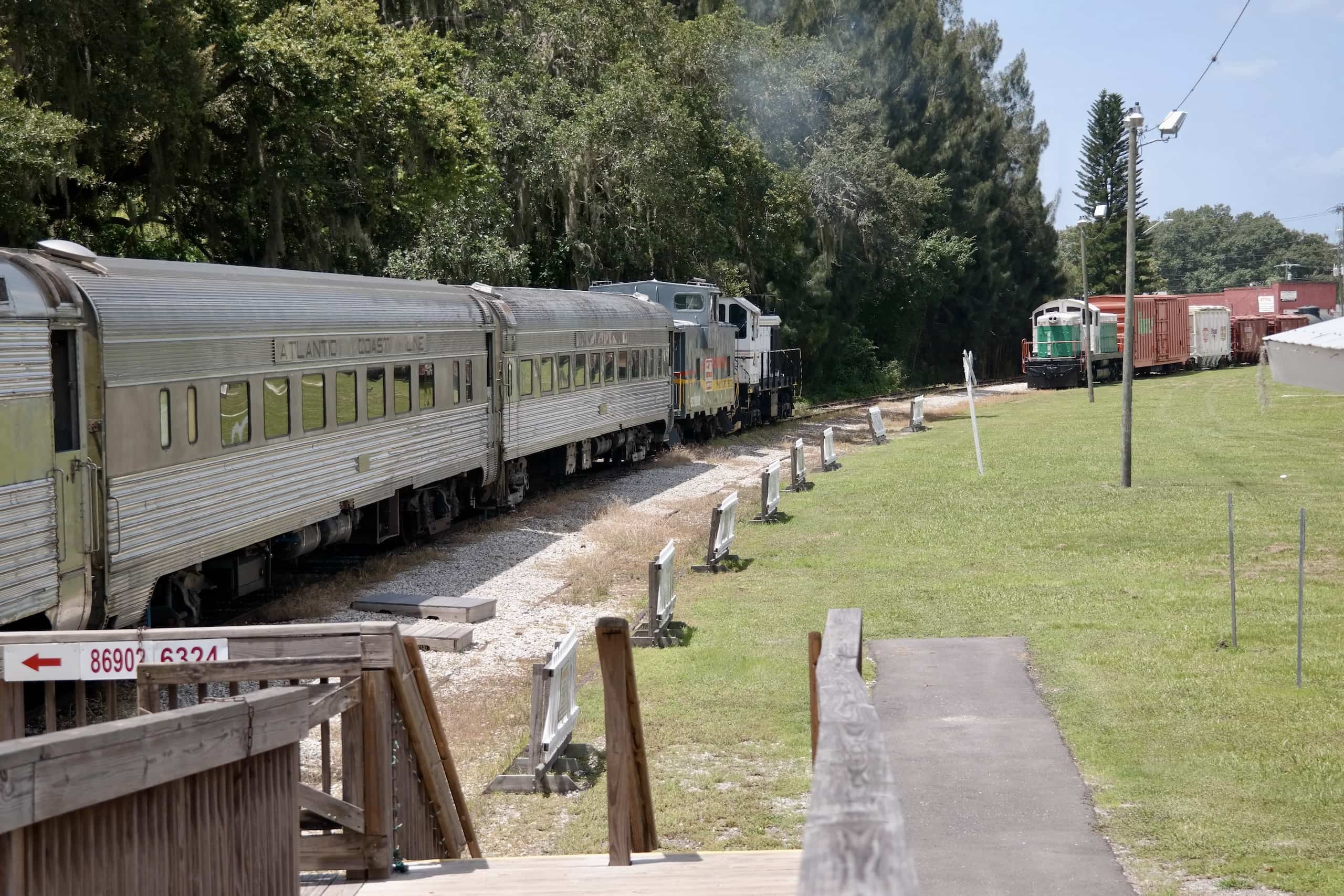Floride_and_Beyond_Disney_Railroad_museum_00001
